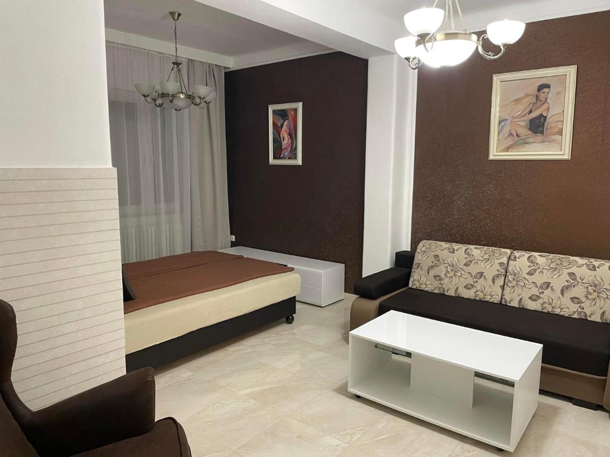 Adam Apartman Hajdúszoboszló Esterno foto