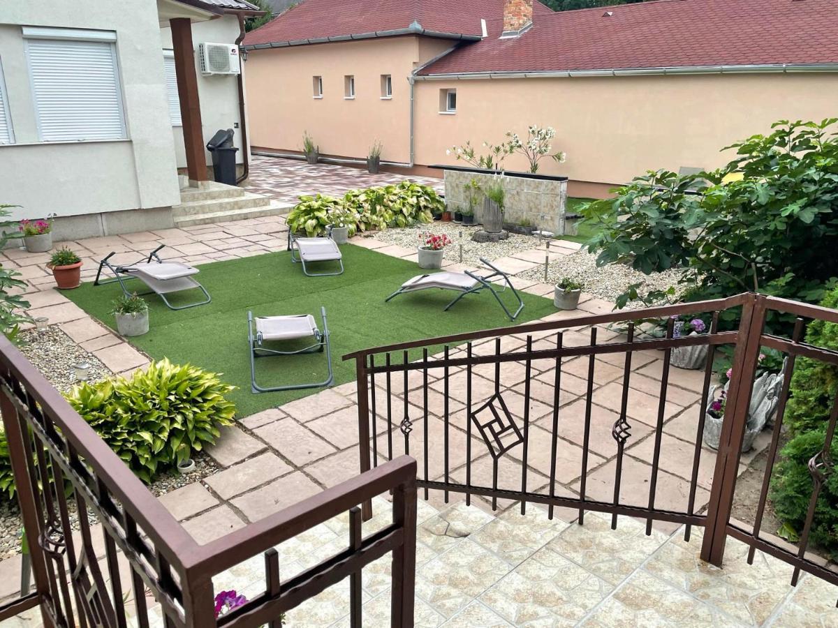 Adam Apartman Hajdúszoboszló Esterno foto