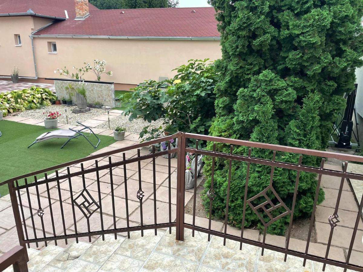 Adam Apartman Hajdúszoboszló Esterno foto