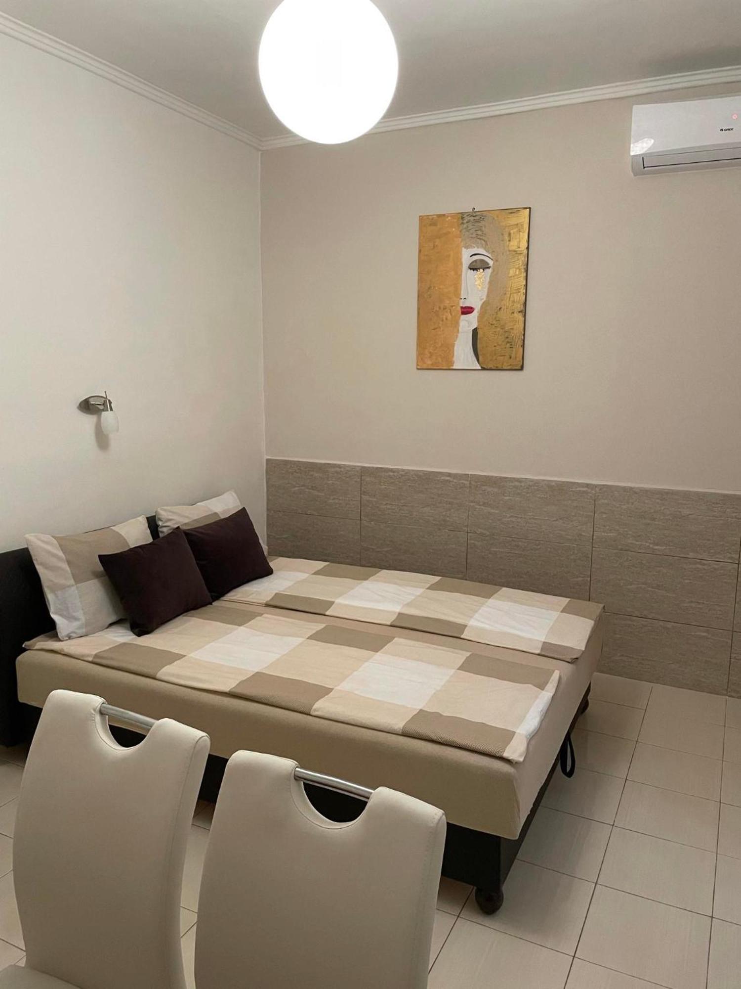 Adam Apartman Hajdúszoboszló Esterno foto