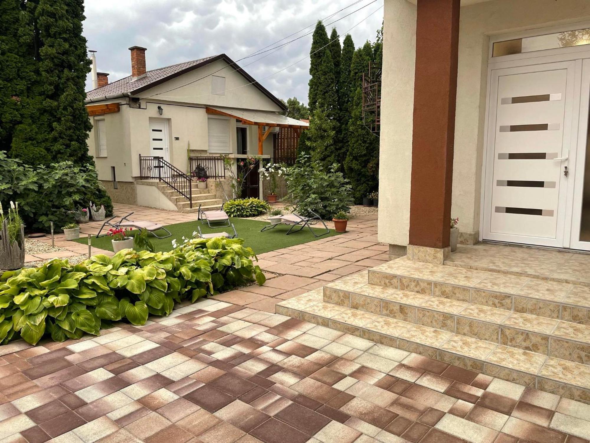Adam Apartman Hajdúszoboszló Esterno foto